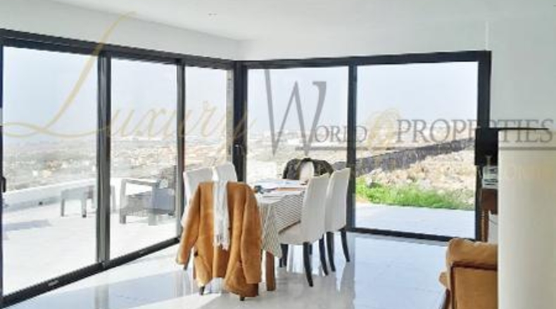 Santa Cruz de Tenerife - Adeje - 2568m2
