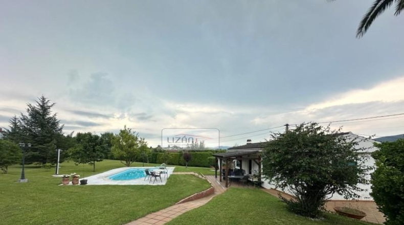 Астурия - Oviedo - 3200m2