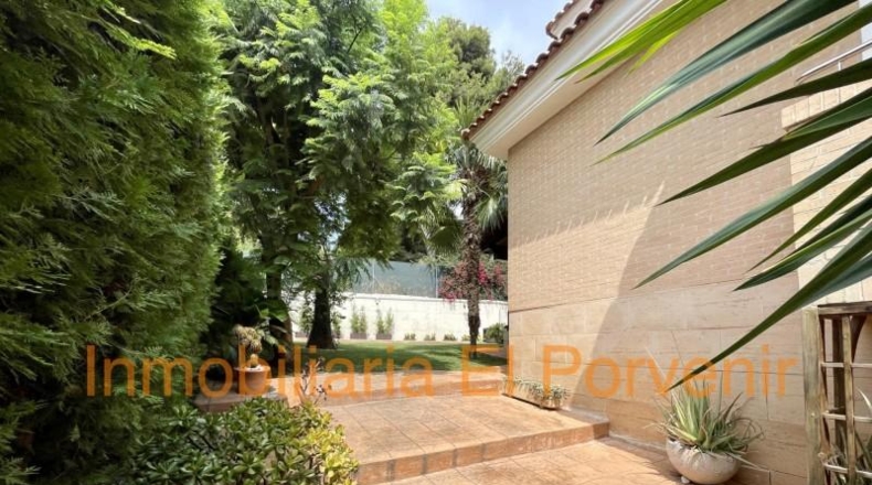 Valencia - Torrente - 672m2