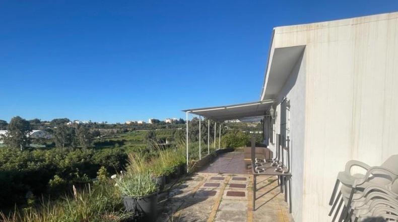 Málaga - Estepona - 12200m2