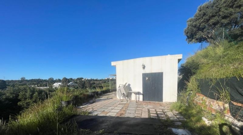 Málaga - Estepona - 12200m2