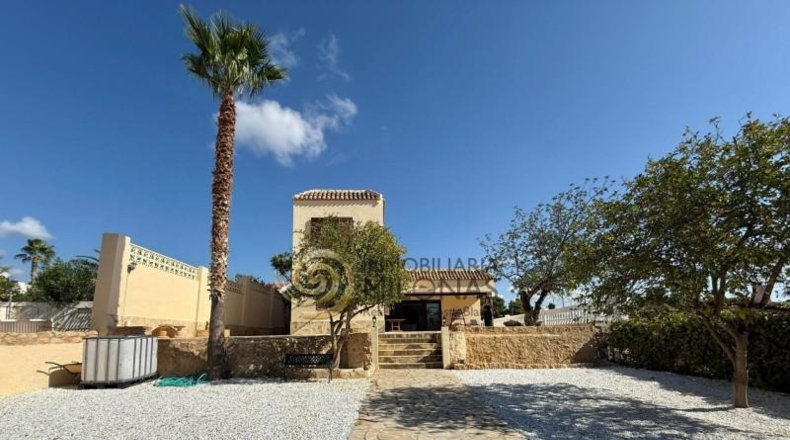 Alicante - La Nucía - 940m2