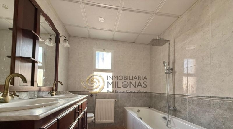 Alicante - La Nucía - 940m2