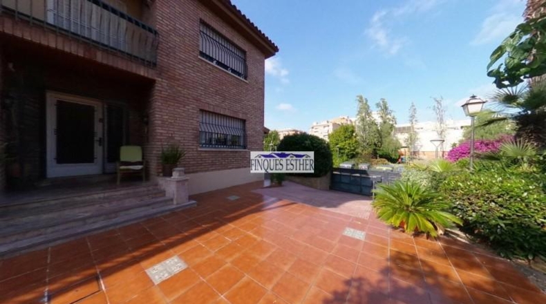 Tarragona - Reus - 990m2