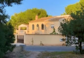 Chalet independiente con terreno en venta en la España, L'Alfàs del Pi, ref: TR161874 foto