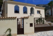 Chalet independiente con terreno en venta en la España, L'Alfàs del Pi, ref: TR161874 foto