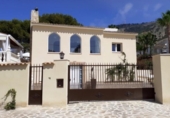 Chalet independiente con terreno en venta en la España, L'Alfàs del Pi, ref: TR161874 foto