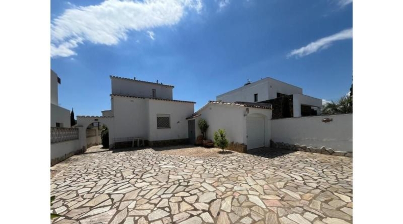 Gerona - Empuriabrava - 542m2