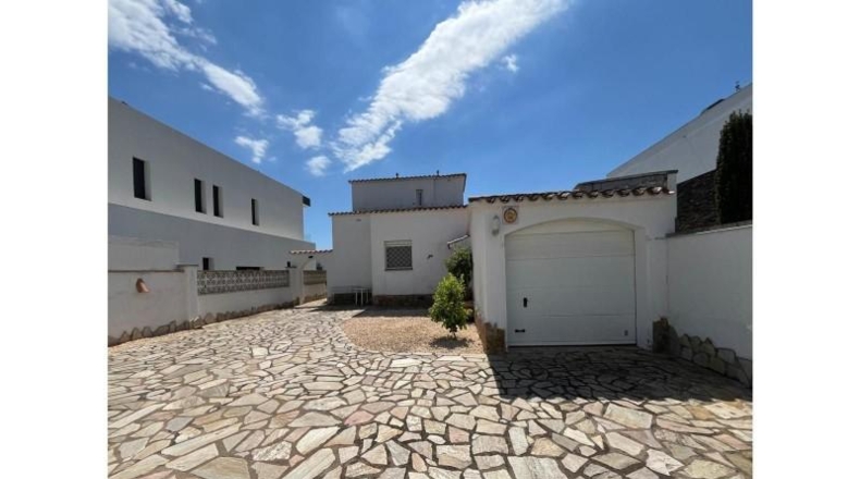 Gerona - Empuriabrava - 542m2