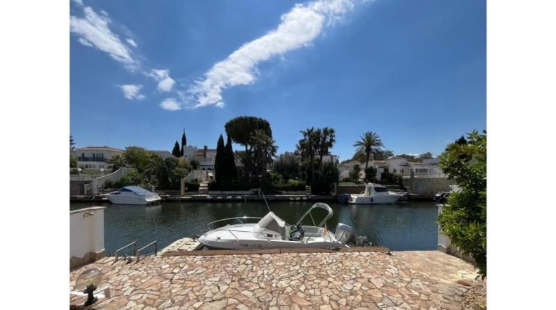 Gerona - Empuriabrava - 542m2