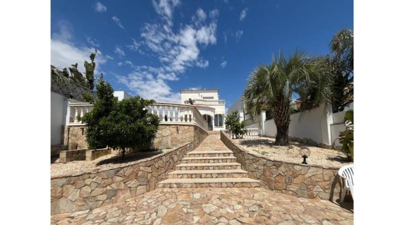 Gerona - Empuriabrava - 542m2