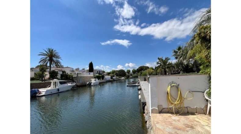 Gerona - Empuriabrava - 542m2