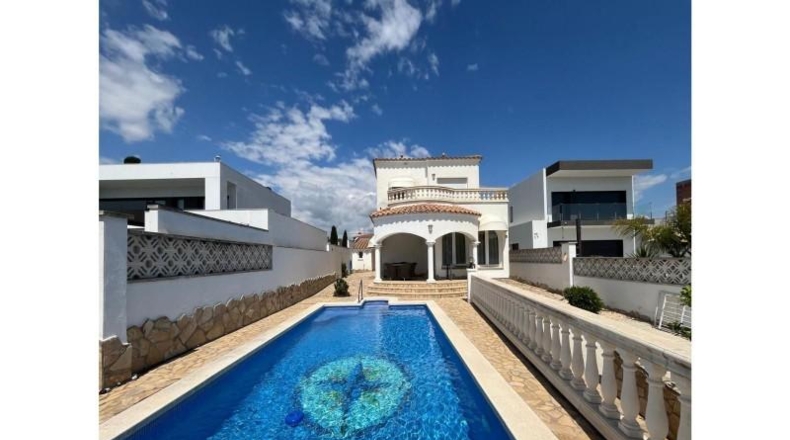 Gerona - Empuriabrava - 542m2