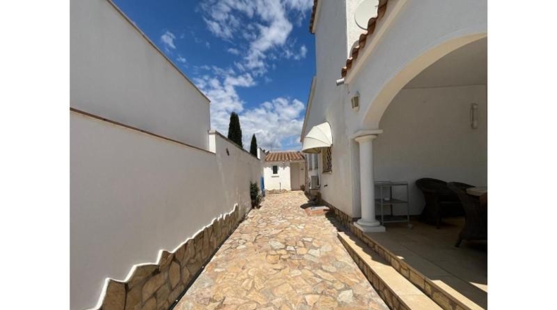Gerona - Empuriabrava - 542m2