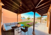 Chalet independiente con terreno en venta en la España, Arona, ref: TR343475 foto