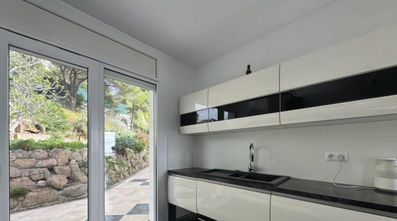 Жирона - Lloret de Mar - 1800m2