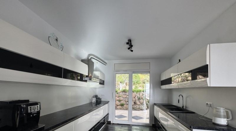 Жирона - Lloret de Mar - 1800m2