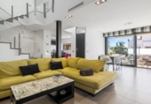 Отдельно стоящий дом с участком на продажу в городе Campo-Mijas Фото