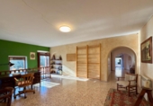 Casa de camp amb terreny en venda a la España, Bàscara, ref.: TR228147 foto