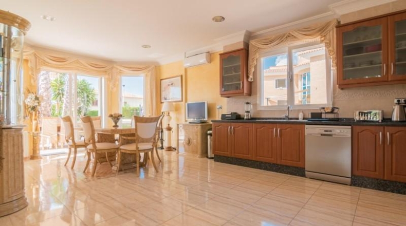 Alicante - Alfaz del Pi - 850m2