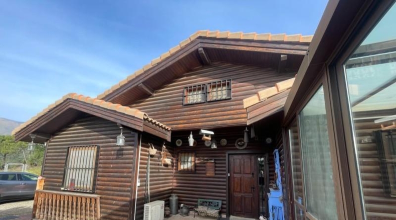 Málaga - Estepona - 10000m2
