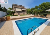 Xalet independent amb terreny en venda a la España, Benicàssim, ref.: TR135022 foto