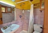 Отдельно стоящий дом с участком на продажу в городе Quart Фото