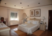 Chalet independiente con terreno en venta en la España, L'Alfàs del Pi, ref: TR171843 foto