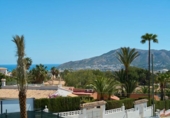 Chalet independiente con terreno en venta en la España, L'Alfàs del Pi, ref: TR340280 foto