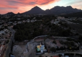 Chalet independiente con terreno en venta en la España, L'Alfàs del Pi, ref: TR340280 foto