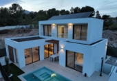 Chalet independiente con terreno en venta en la España, L'Alfàs del Pi, ref: TR340280 foto