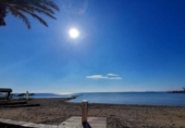 Отдельно стоящий дом с участком на продажу в городе Los Alcázares Фото