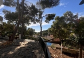 Отдельно стоящий дом с участком на продажу в городе Castelldefels Фото
