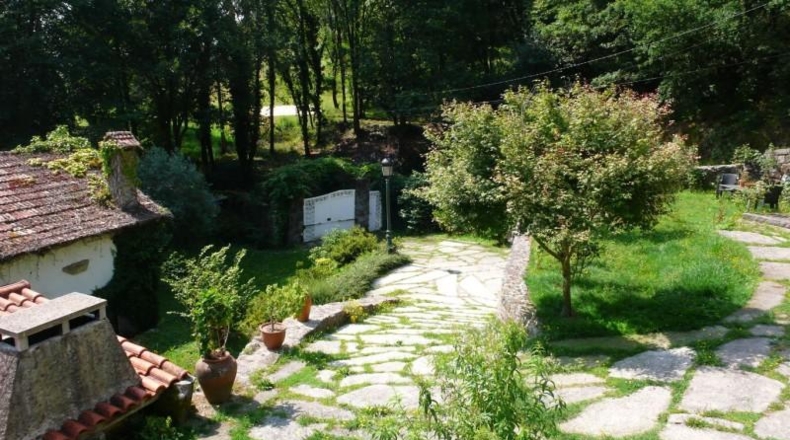 Pontevedra - Gondomar - 11000m2