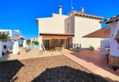 Отдельно стоящий дом с участком на продажу в городе Ciutadella de Menorca Фото