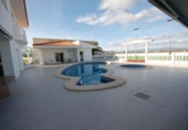 Chalet independiente con terreno en venta en la España, Amposta, ref: TR198625 foto