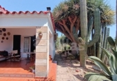 Отдельно стоящий дом с участком на продажу в городе Ciutadella de Menorca Фото