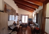 Отдельно стоящий дом с участком на продажу в городе Ciutadella de Menorca Фото