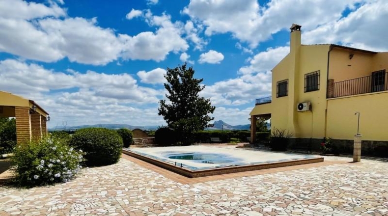 Málaga - Antequera - 4604m2