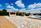 Casa de camp amb terreny en venda a la España, Antequera, ref.: TR162794 foto