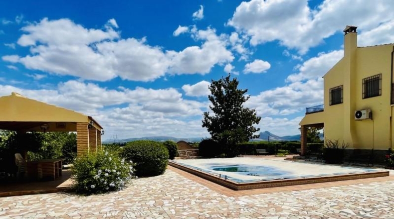 Málaga - Antequera - 4604m2
