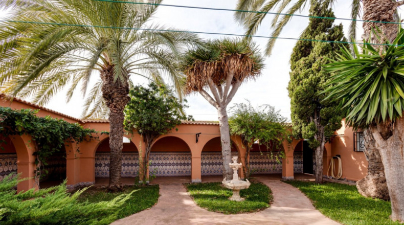Alicante - Torrevieja - 1850m2
