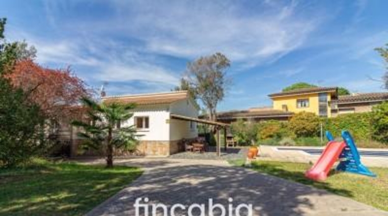 Gerona - Santa Coloma de Farners - 1967m2