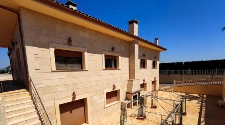 Alicante - Asp - 10676m2