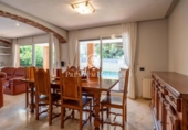 Отдельно стоящий дом с участком на продажу в городе Cambrils Фото