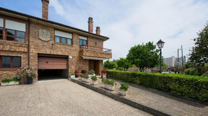 Cantabria - Ларедо - 2731m2