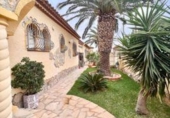 Chalet independiente con terreno en venta en la España, Mont-roig del Camp, ref: TR152368 foto