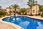 Chalet independiente con terreno en venta en la España, Mont-roig del Camp, ref: TR152368 foto