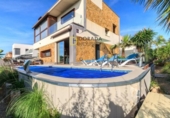 Отдельно стоящий дом с участком на продажу в городе Cambrils Фото