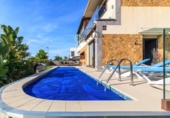Отдельно стоящий дом с участком на продажу в городе Cambrils Фото